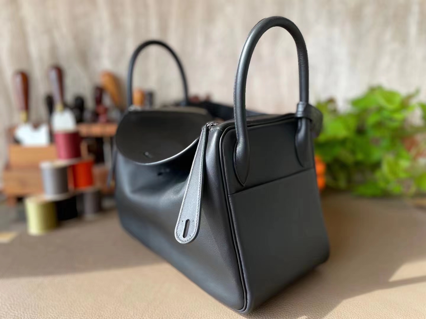 Hermès（爱马仕）Lindy 琳迪包 黑色 Swift皮 拼 雾面鳄鱼肩带 银扣 30cm