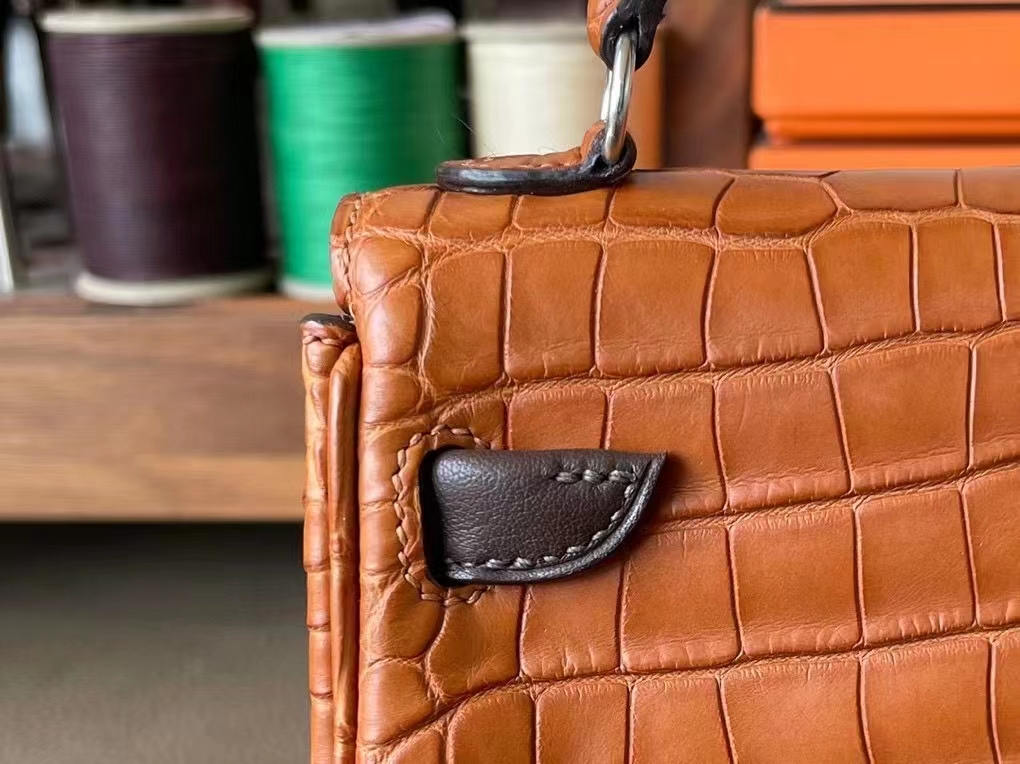 Hermès（爱马仕）Kelly doll 娃娃包 金棕色 拼 乌木色 雾面美洲鳄鱼 Swfit 银扣