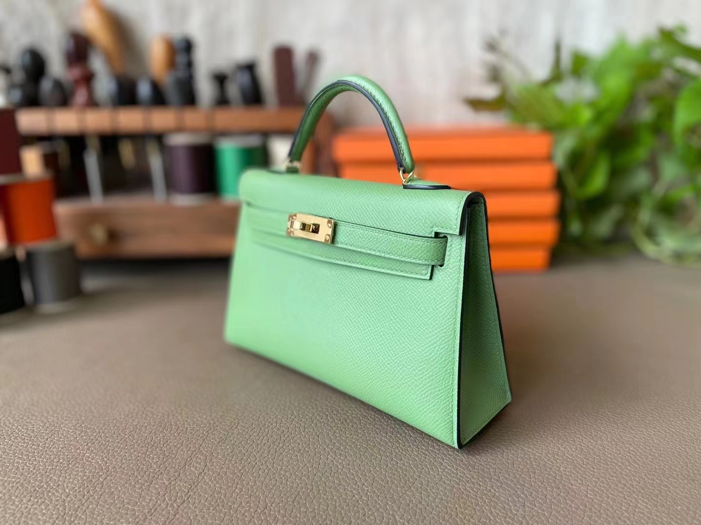 Hermès（爱马仕）mini Kelly 迷你凯莉 牛油果绿 Epsom 掌纹皮 金扣 19cm 二代