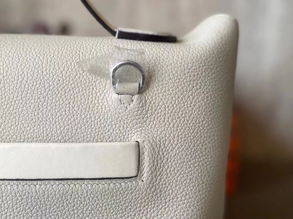 Hermès（爱马仕）Kelly 2424 奶昔白 拼 波尔多酒红 Togo 顶级小牛皮 拼 Swfit 雾面湾鳄 银扣