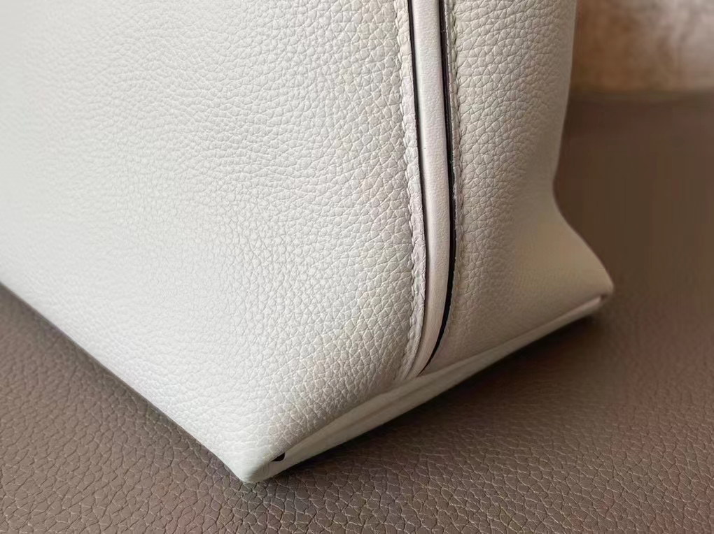 Hermès（爱马仕）Kelly 2424 奶昔白 拼 波尔多酒红 Togo 顶级小牛皮 拼 Swfit 雾面湾鳄 银扣