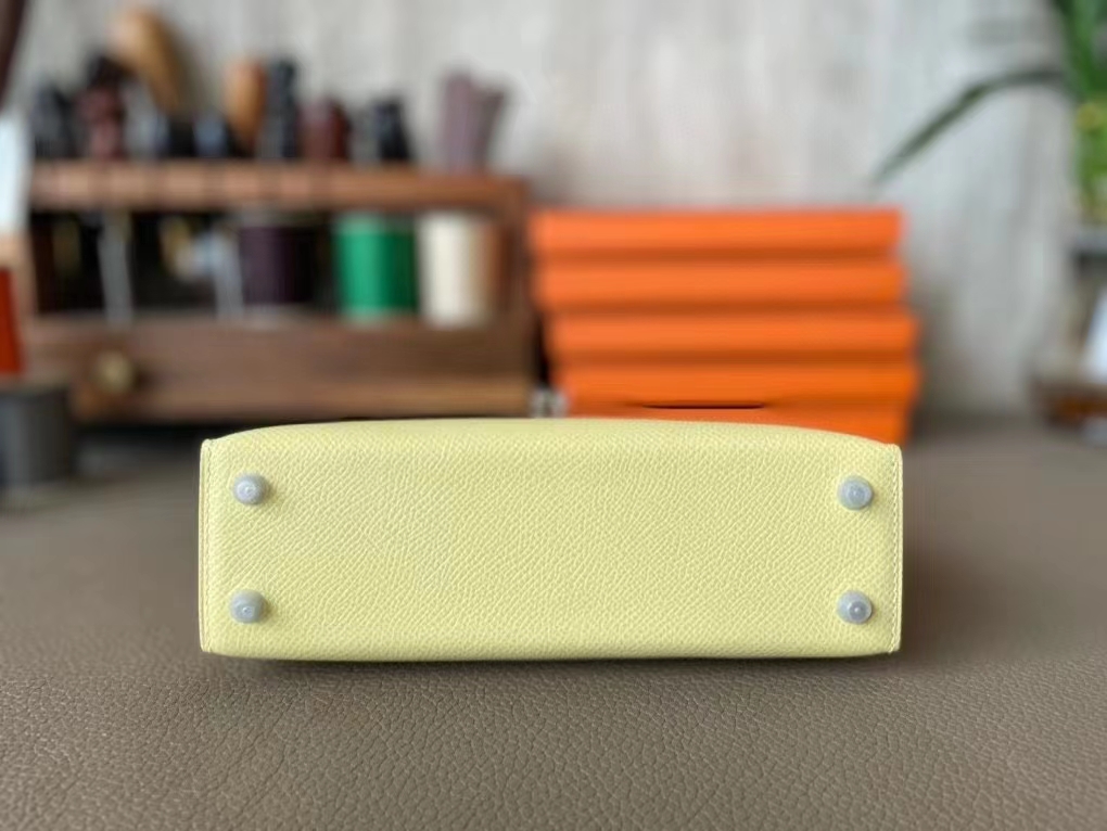 Hermès（爱马仕）minikelly 迷你凯莉 小鸡黄 拼 奶昔白 Epsom掌纹皮 银扣 19cm 二代
