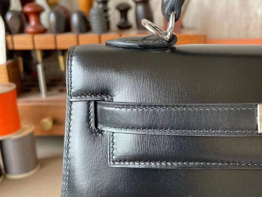 Hermès（爱马仕）Kelly 凯莉包 黑色 Box皮 银扣 25cm