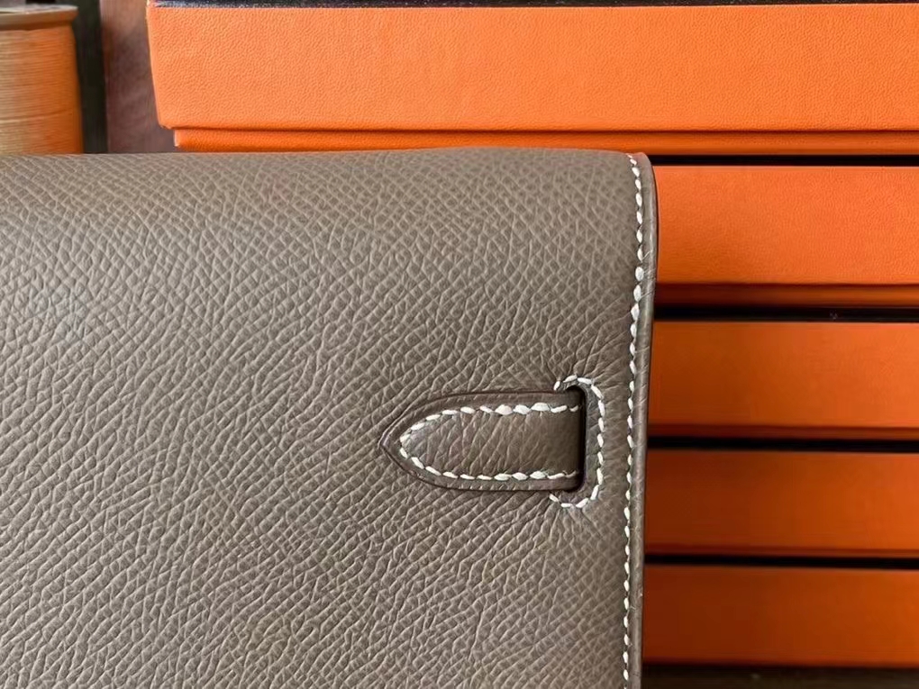 Hermès（爱马仕）Kelly TO GO 大象灰 Epsom 掌纹皮 金扣 20cm
