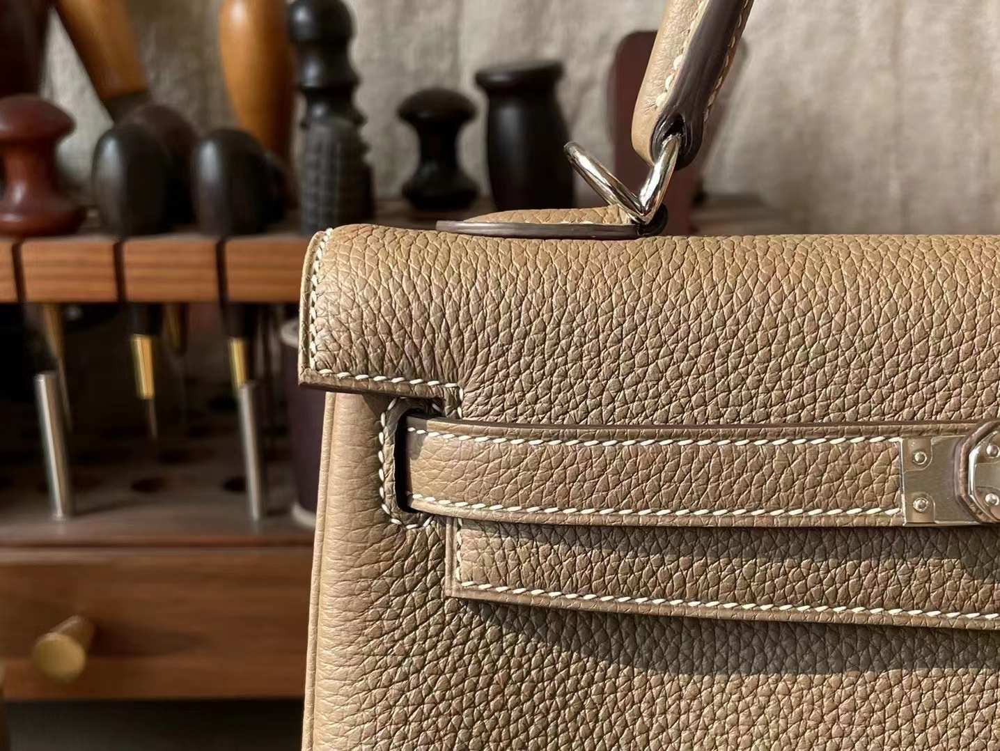 Hermès（爱马仕）kelly 凯莉包 大象灰 Togo 顶级小牛皮 银扣 25cm