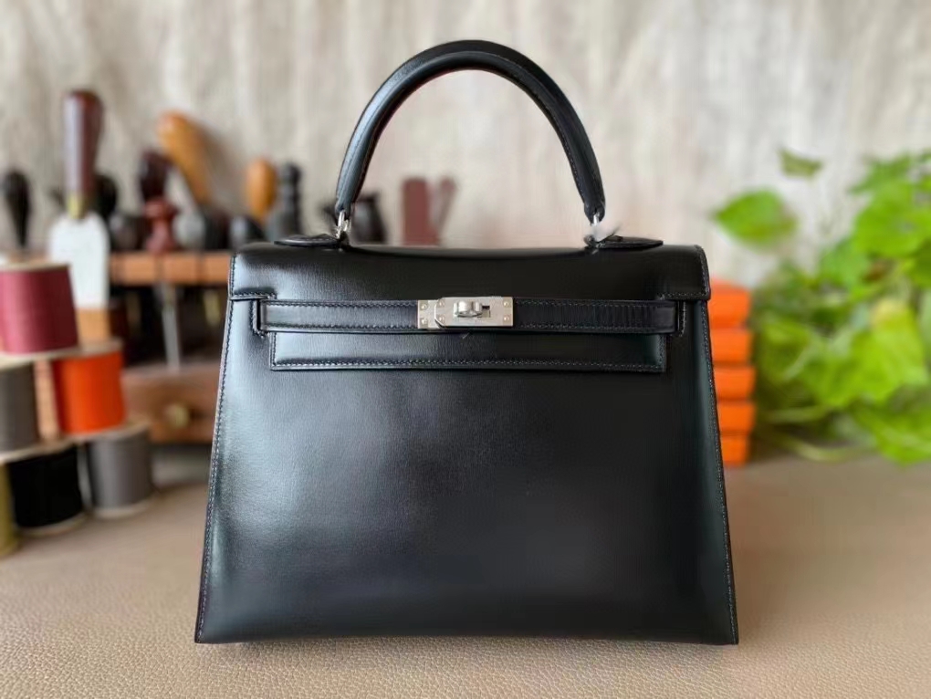 Hermès（爱马仕）Kelly 凯莉包 黑色 Box皮 银扣 25cm