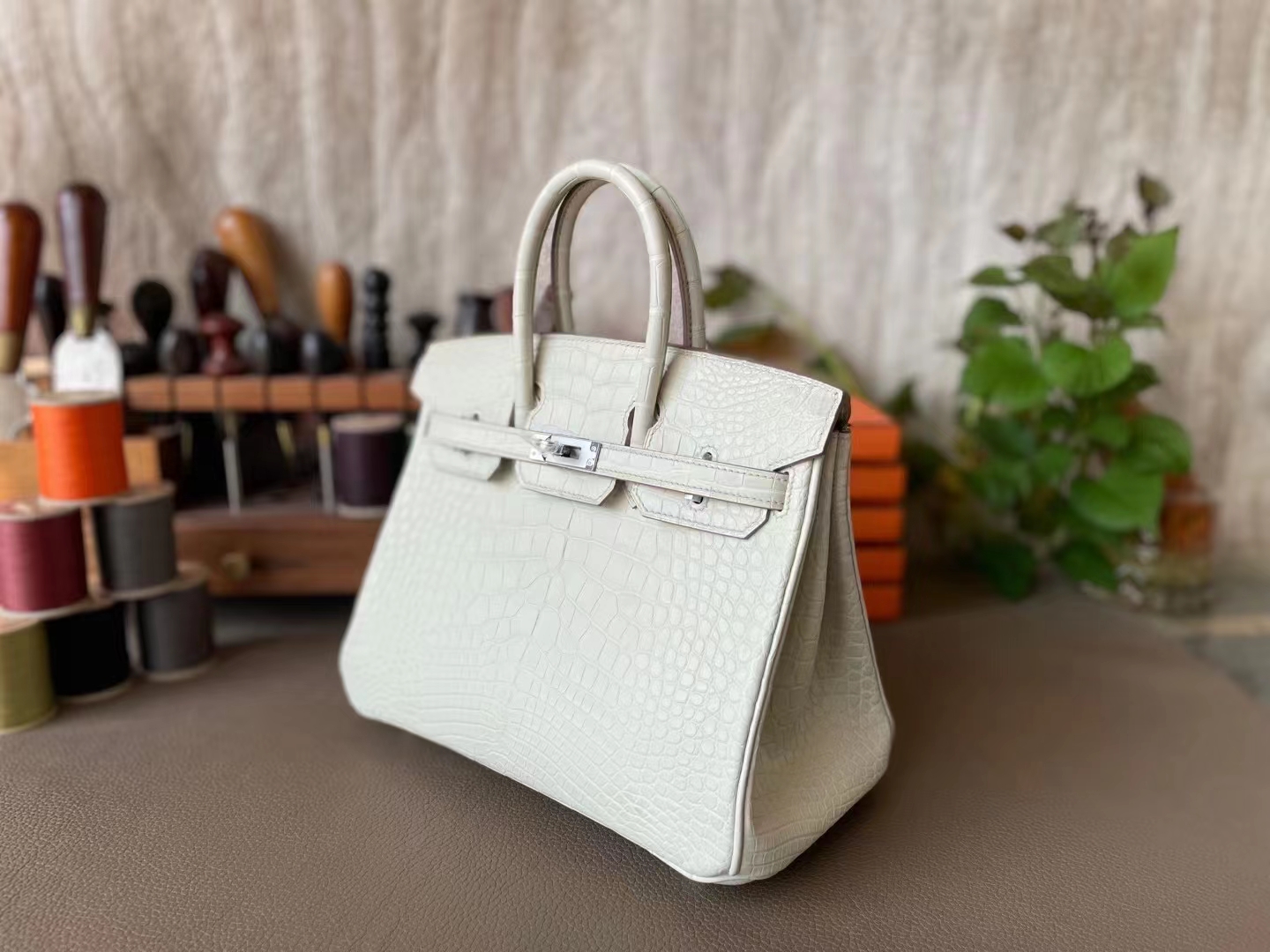 Hermès（爱马仕）Birkin 铂金包 奶油白 雾面美州鳄 银扣 25cm
