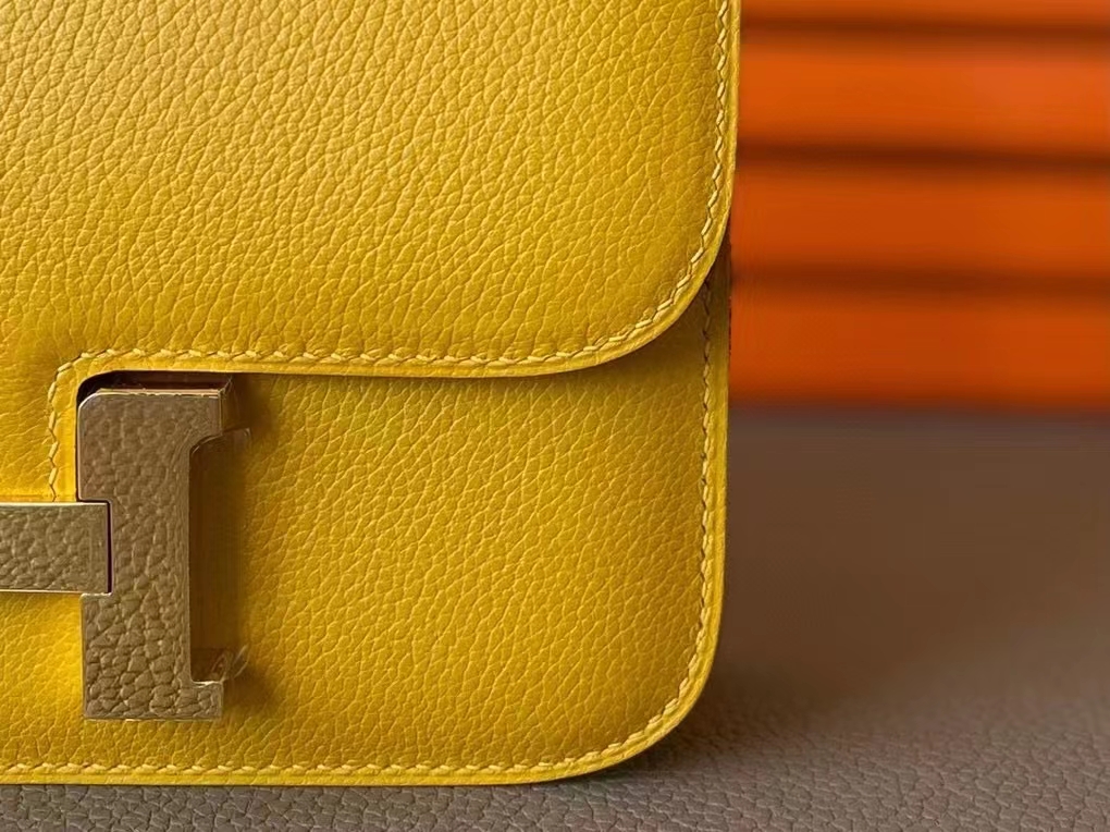 Hermès（爱马仕）Constance 康康 琥珀黄 Evercolor皮 金扣 19cm
