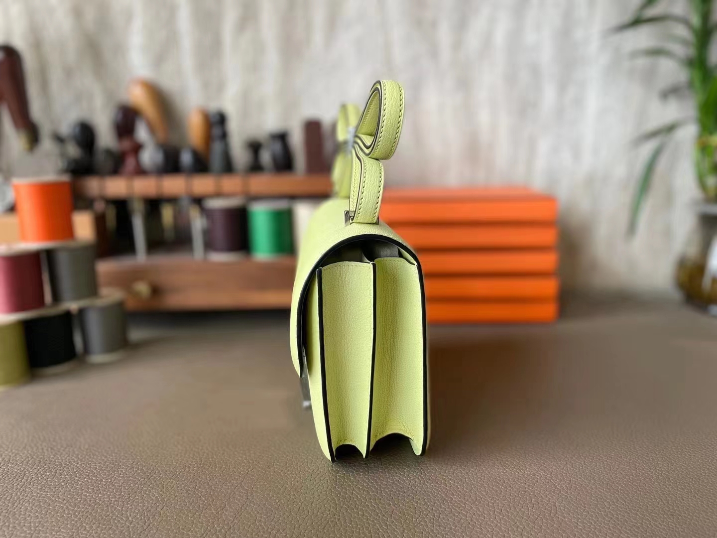 Hermès（爱马仕）Constance 康康 小鸡黄 Evercolor皮 银扣 19cm