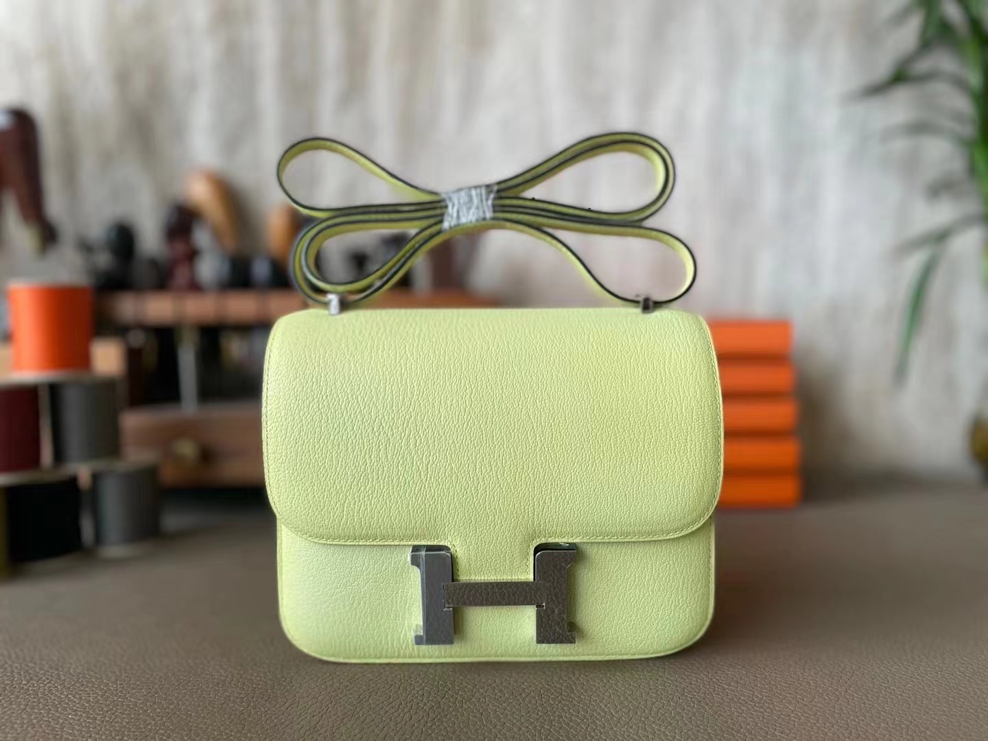 Hermès（爱马仕）Constance 康康 小鸡黄 Evercolor皮 银扣 19cm