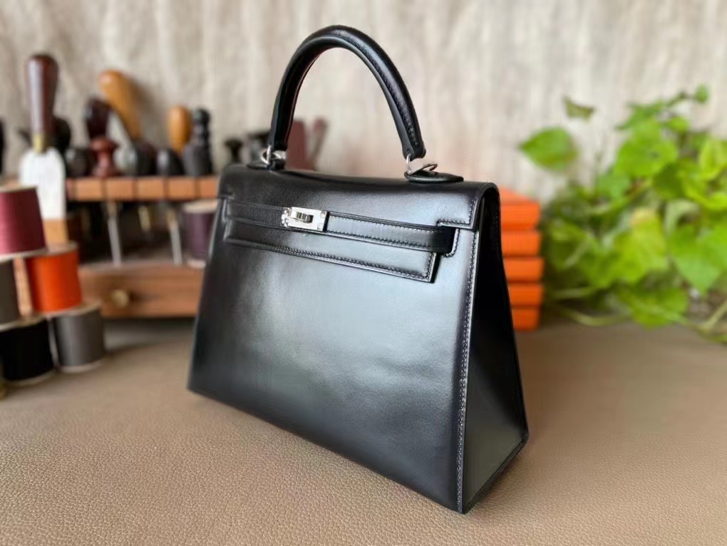 Hermès（爱马仕）Kelly 凯莉包 黑色 Box皮 银扣 25cm