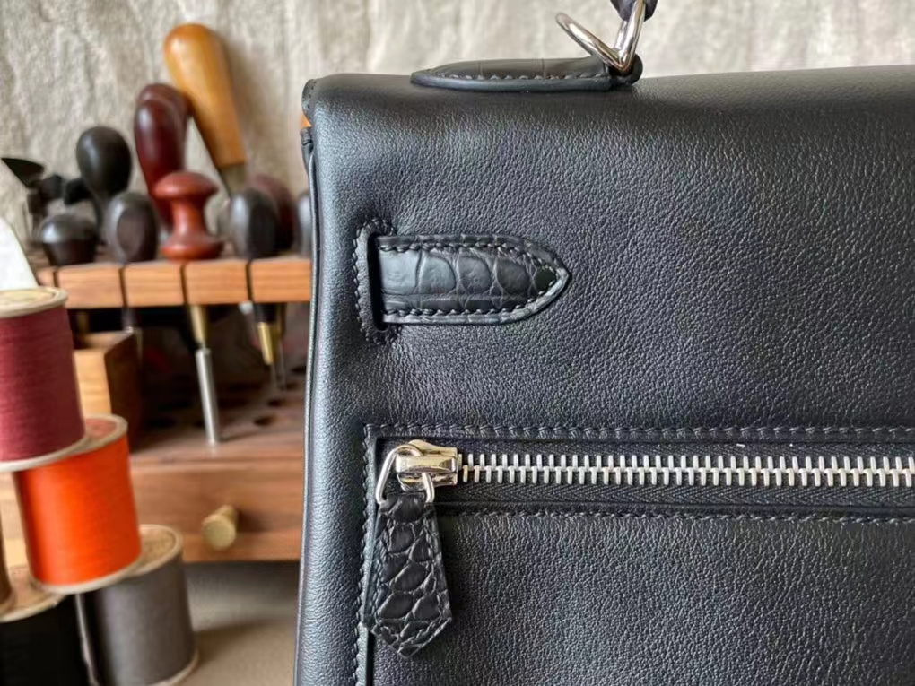 Hermès（爱马仕）kelly lakis  黑色 Swfit 拼 雾面湾鳄 银扣 32cm