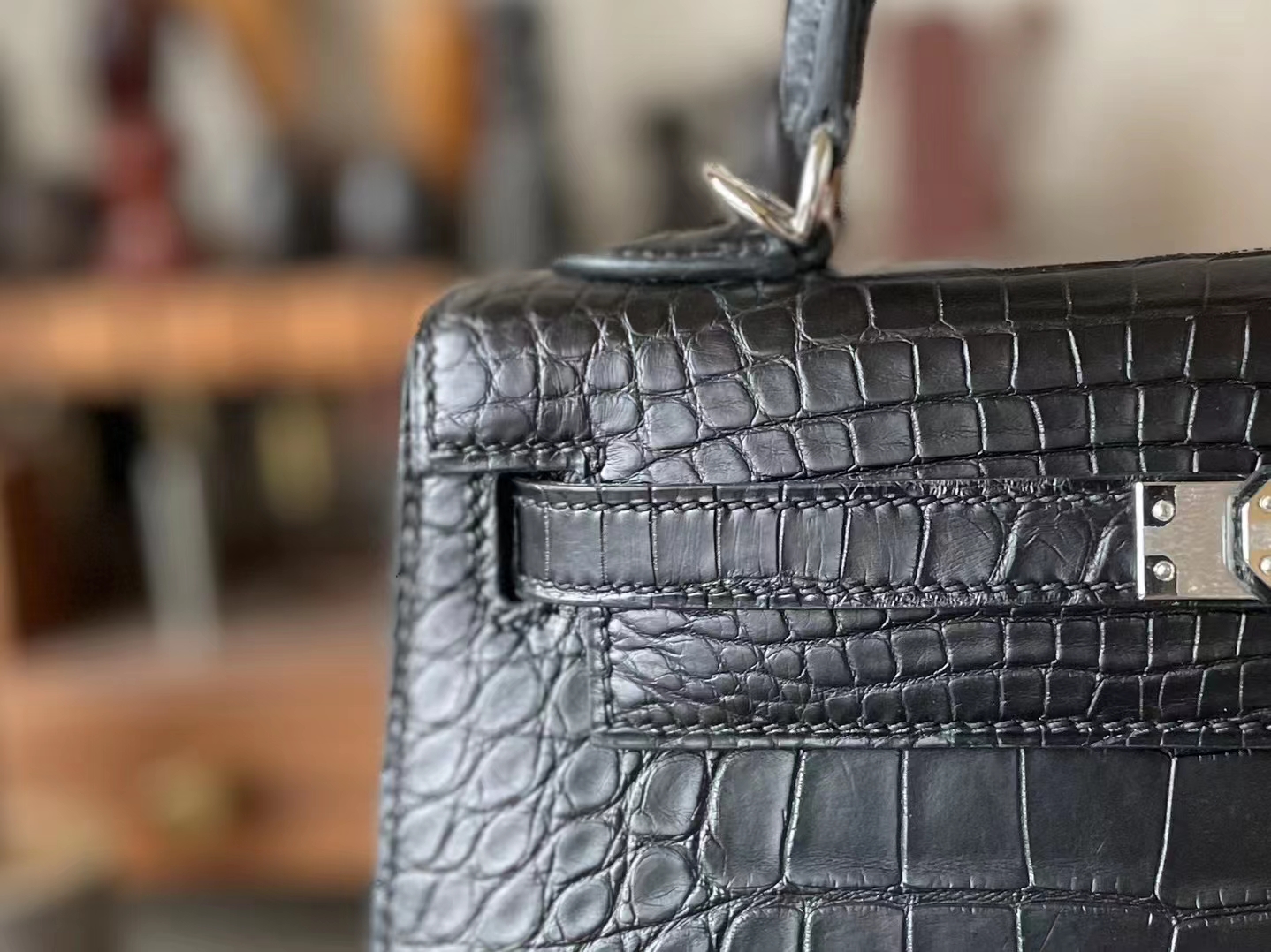 Hermès（爱马仕）Kelly 凯莉包 黑色 雾面美洲鳄 银扣 25cm
