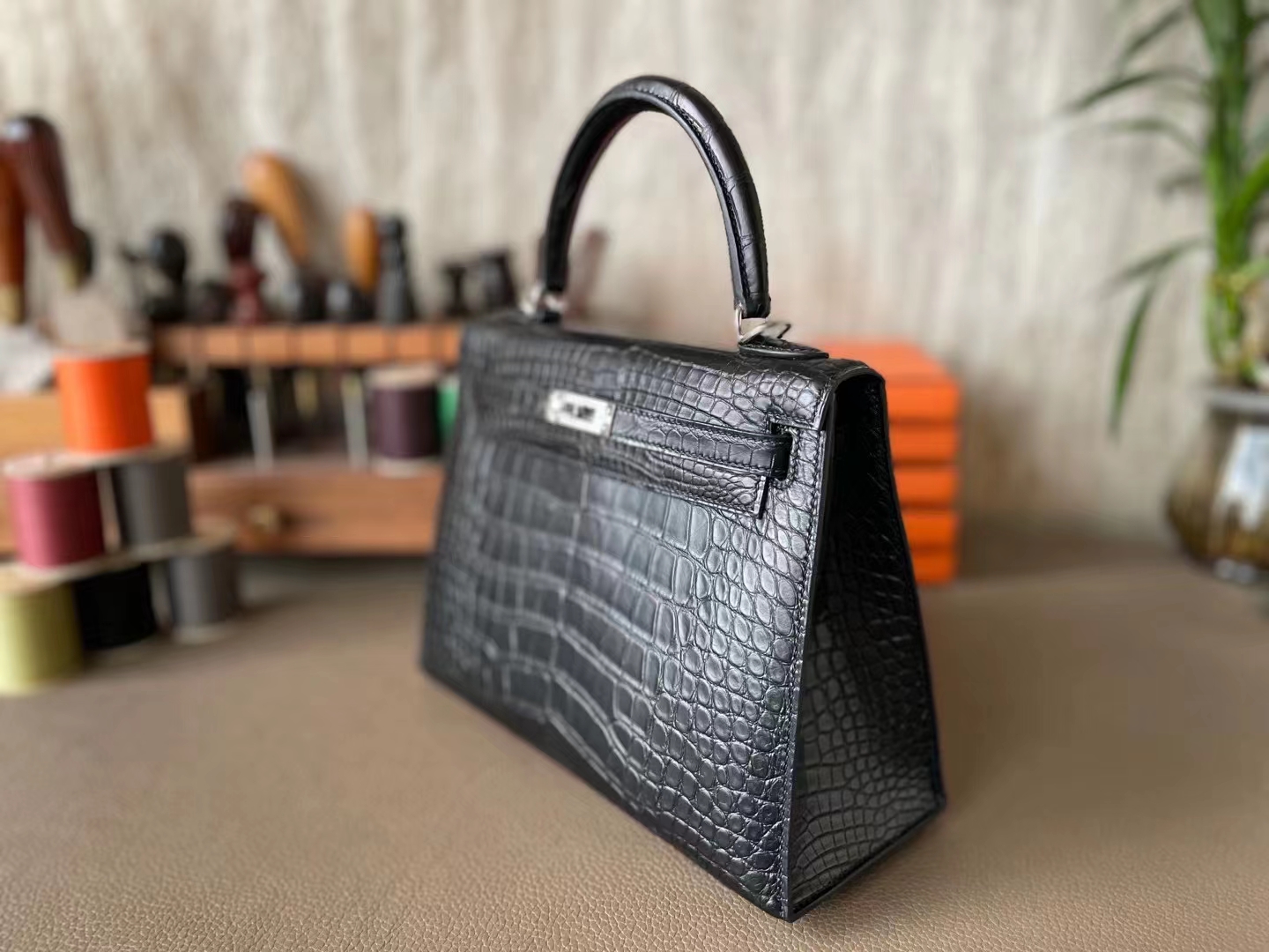 Hermès（爱马仕）Kelly 凯莉包 黑色 雾面美洲鳄 银扣 25cm
