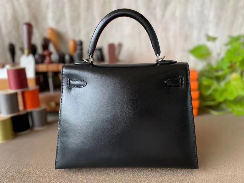 Hermès（爱马仕）Kelly 凯莉包 黑色 Box皮 银扣 25cm