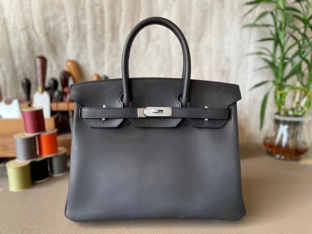 Hermès（爱马仕）Birkin 铂金包 黑色 平纹马鞍皮 银扣 30cm