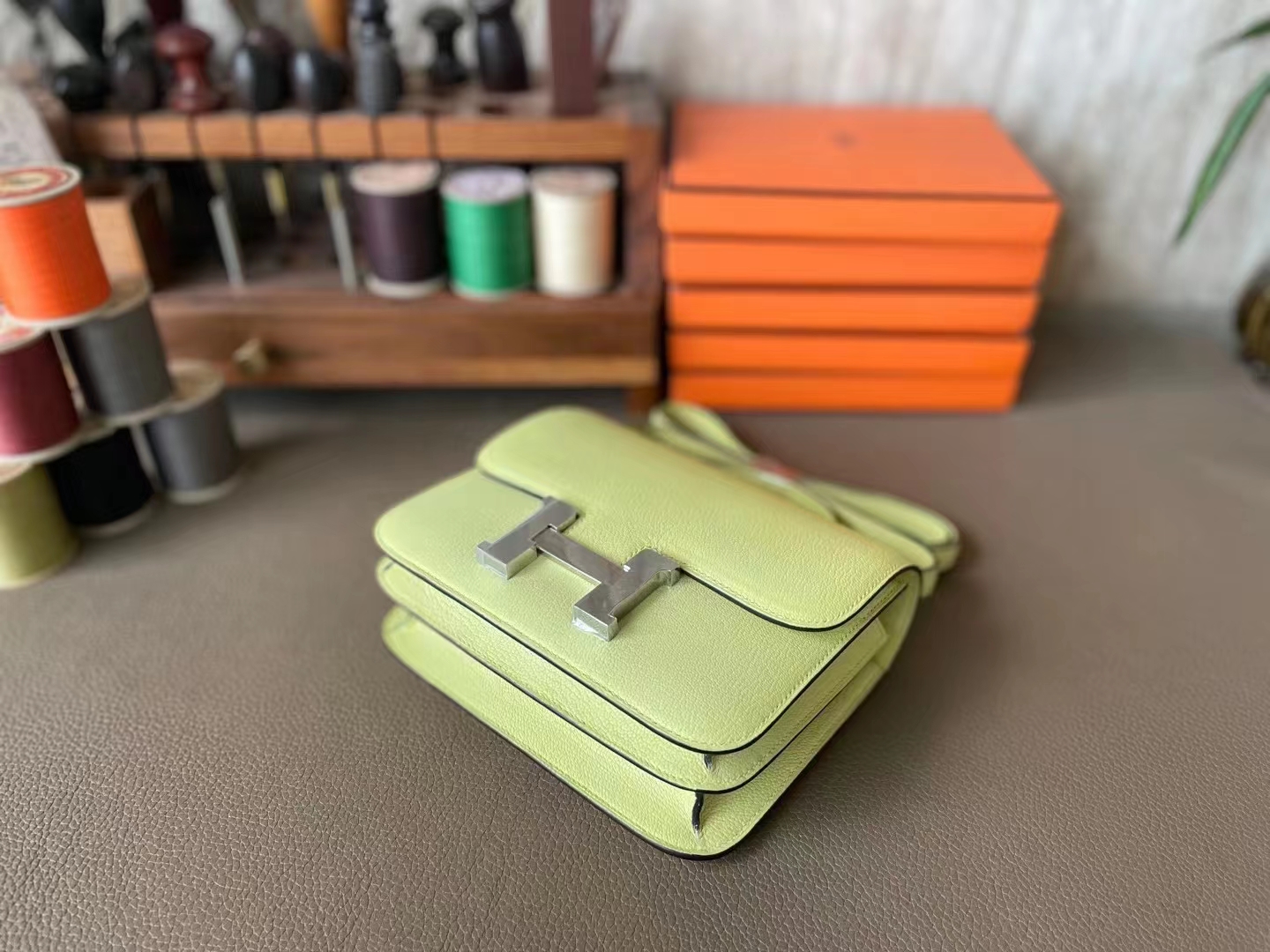 Hermès（爱马仕）Constance 康康 小鸡黄 Evercolor皮 银扣 19cm