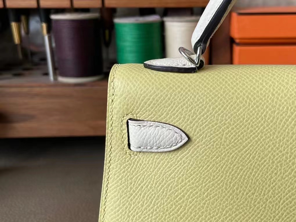 Hermès（爱马仕）minikelly 迷你凯莉 小鸡黄 拼 奶昔白 Epsom掌纹皮 银扣 19cm 二代