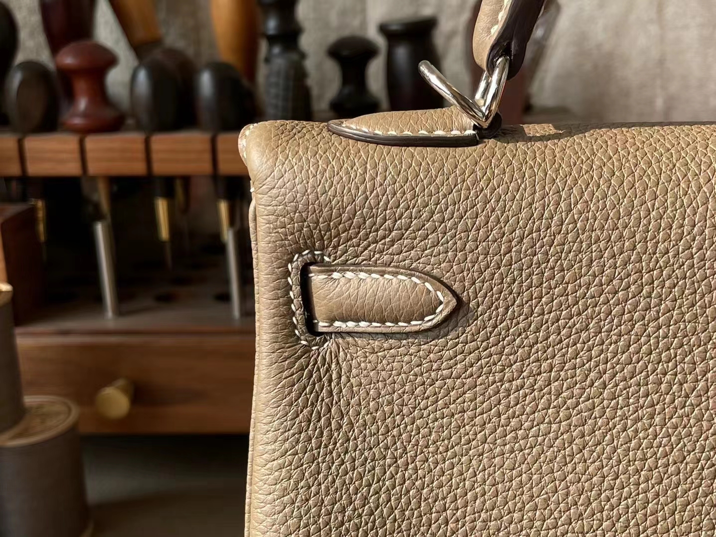 Hermès（爱马仕）kelly 凯莉包 大象灰 Togo 顶级小牛皮 银扣 25cm