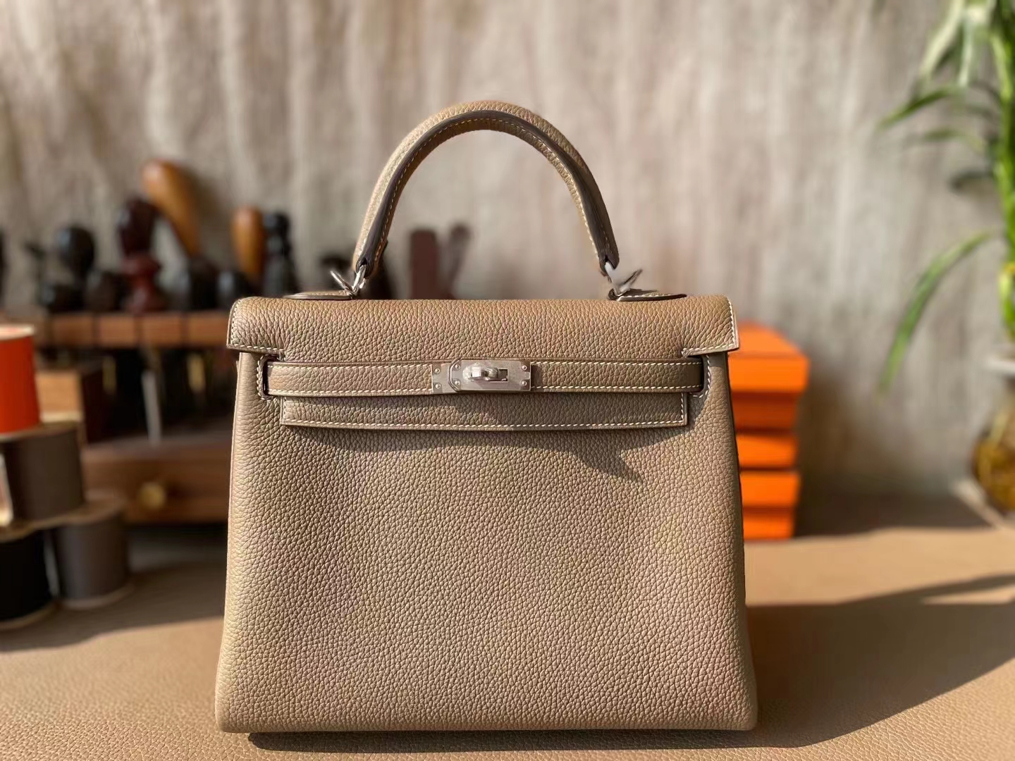 Hermès（爱马仕）kelly 凯莉包 大象灰 Togo 顶级小牛皮 银扣 25cm