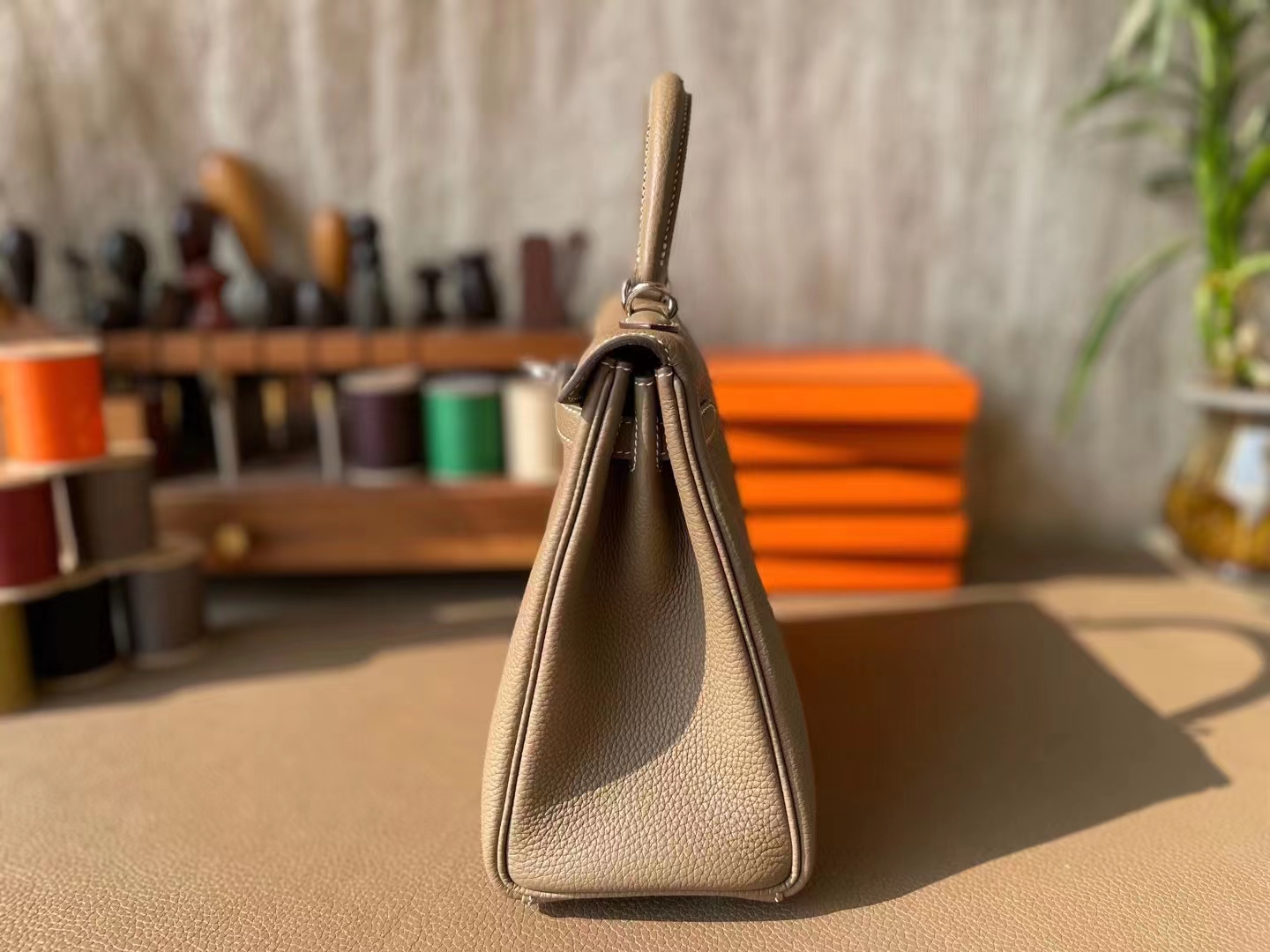 Hermès（爱马仕）kelly 凯莉包 大象灰 Togo 顶级小牛皮 银扣 25cm