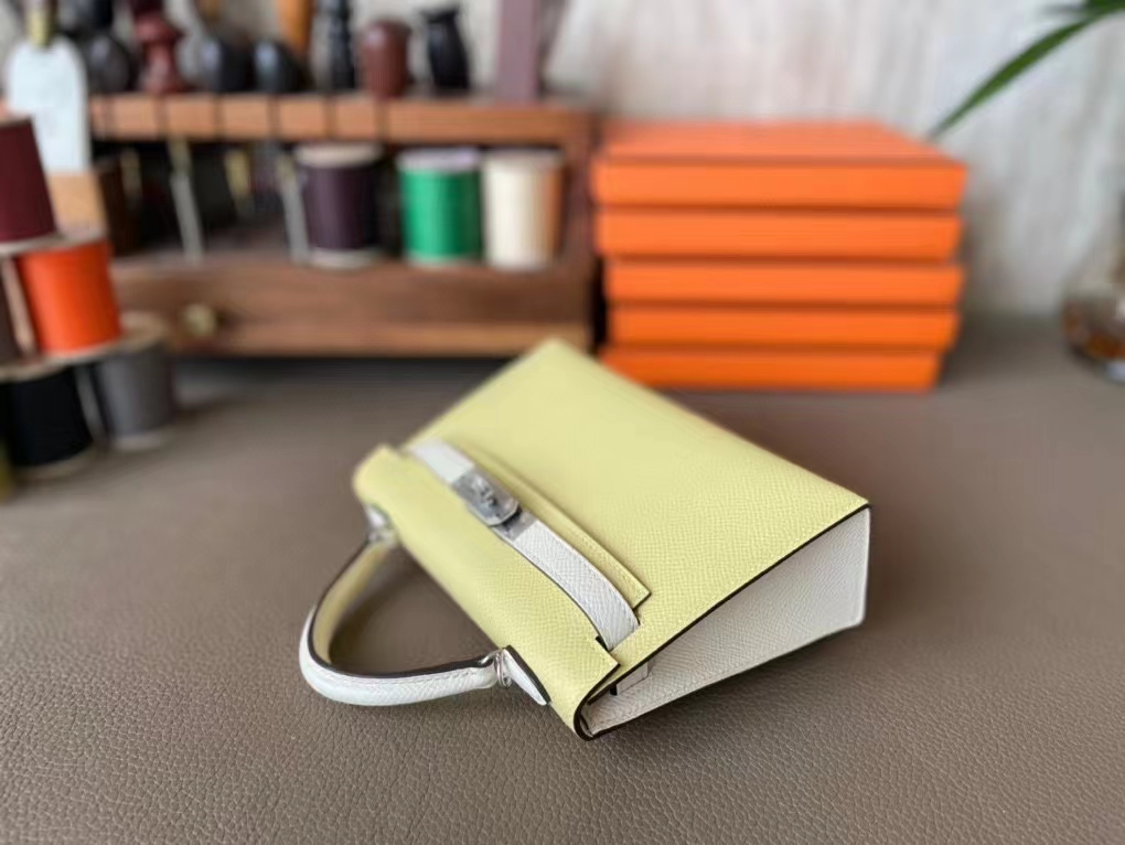 Hermès（爱马仕）minikelly 迷你凯莉 小鸡黄 拼 奶昔白 Epsom掌纹皮 银扣 19cm 二代