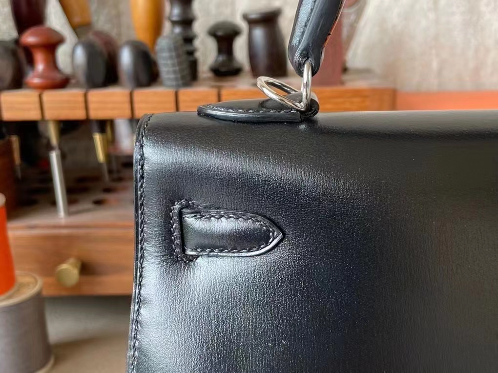 Hermès（爱马仕）Kelly 凯莉包 黑色 Box皮 银扣 25cm