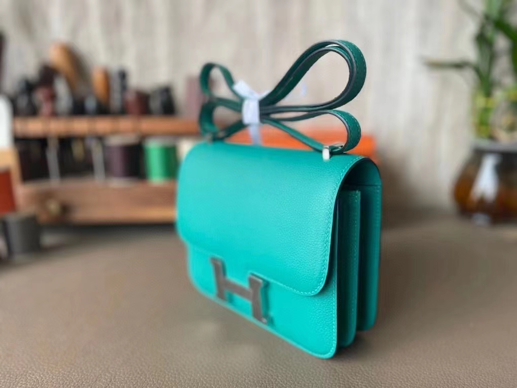 Hermès（爱马仕）Constance 康康 维罗纳绿 Evercolor皮 银扣 19cm