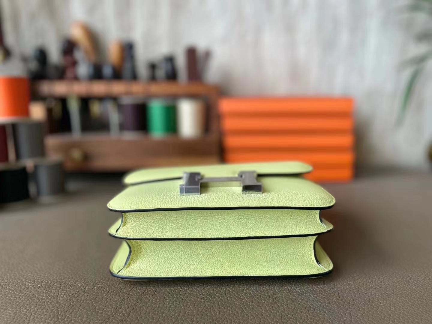 Hermès（爱马仕）Constance 康康 小鸡黄 Evercolor皮 银扣 19cm