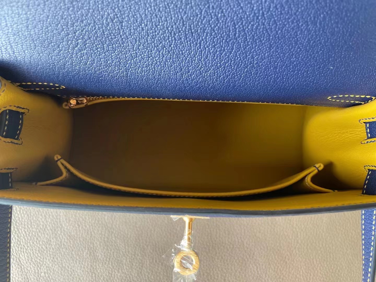 Hermès（爱马仕）kelly 凯莉包 宝石蓝 内拼 琥珀黄 山羊皮 金扣 25cm