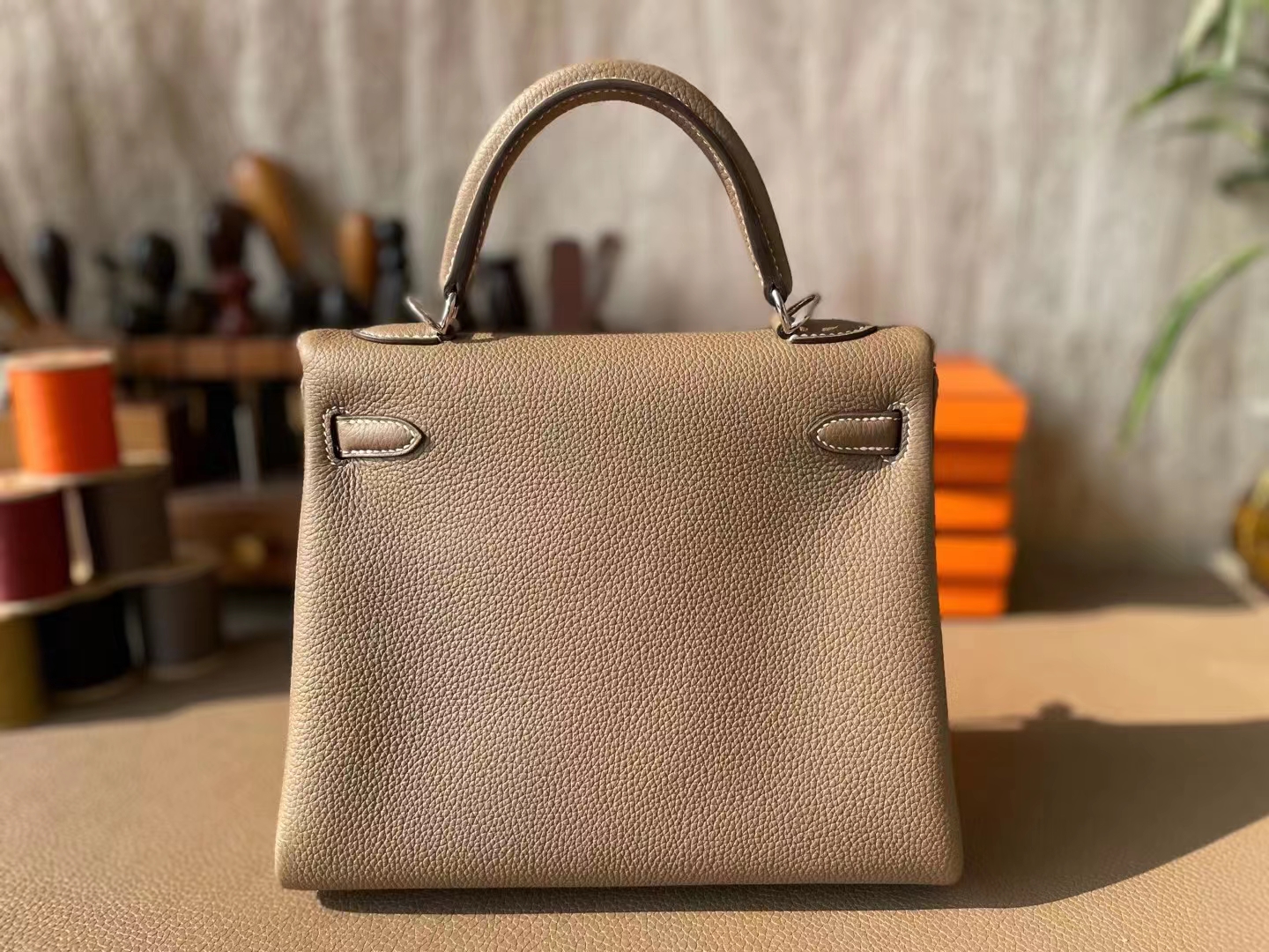 Hermès（爱马仕）kelly 凯莉包 大象灰 Togo 顶级小牛皮 银扣 25cm