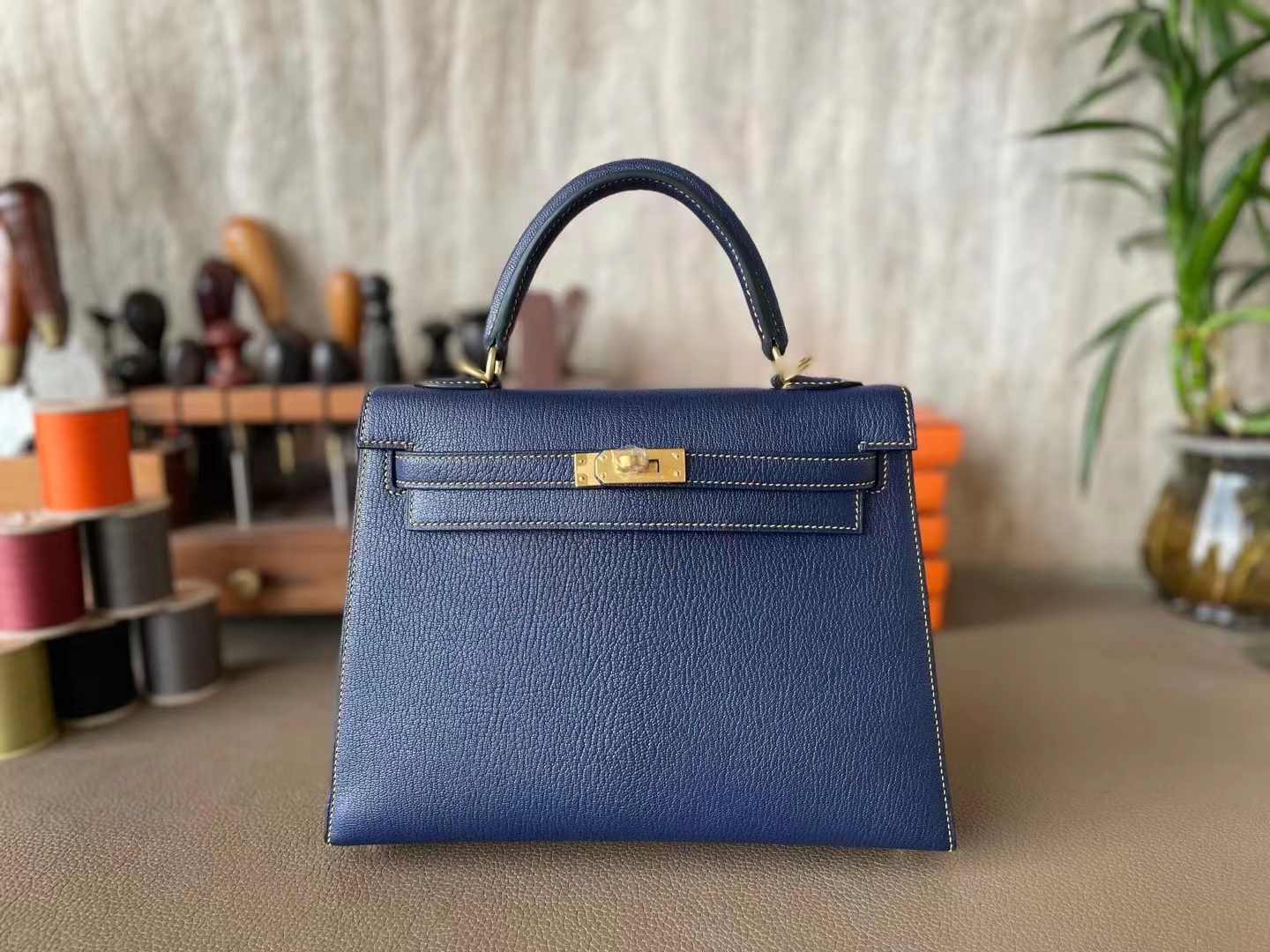 Hermès（爱马仕）kelly 凯莉包 宝石蓝 内拼 琥珀黄 山羊皮 金扣 25cm