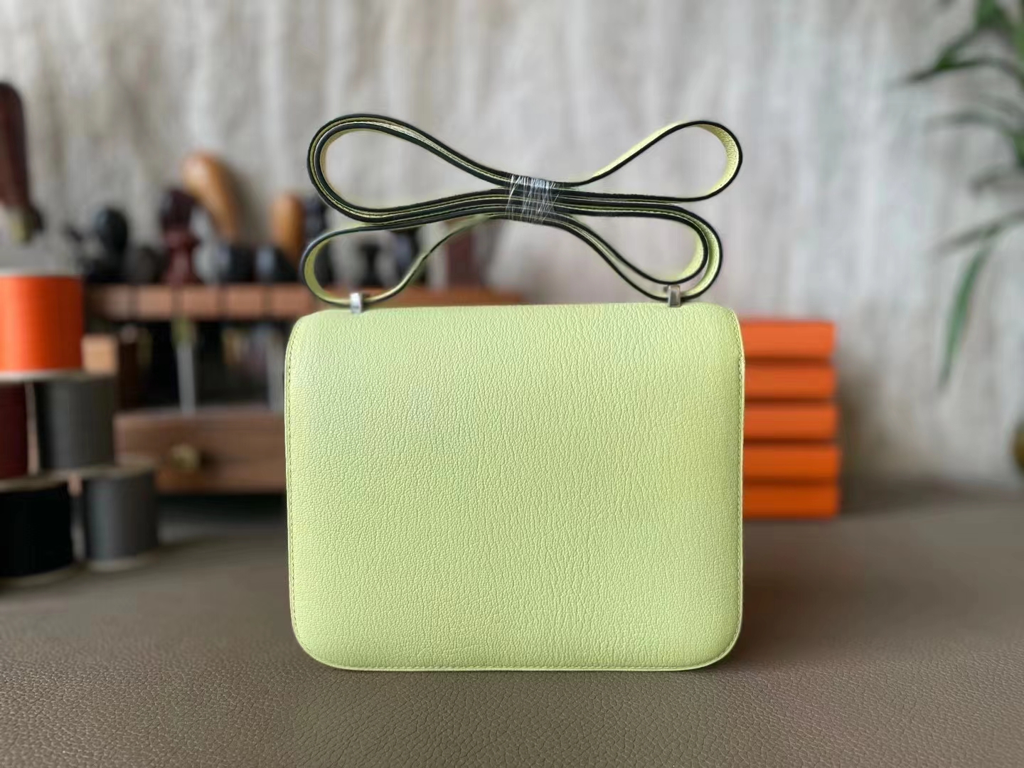 Hermès（爱马仕）Constance 康康 小鸡黄 Evercolor皮 银扣 19cm