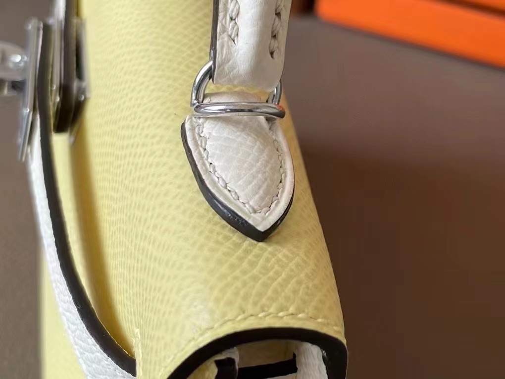 Hermès（爱马仕）minikelly 迷你凯莉 小鸡黄 拼 奶昔白 Epsom掌纹皮 银扣 19cm 二代