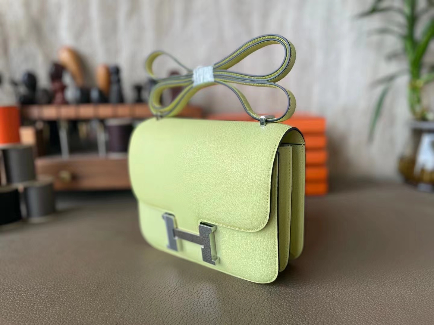 Hermès（爱马仕）Constance 康康 小鸡黄 Evercolor皮 银扣 19cm