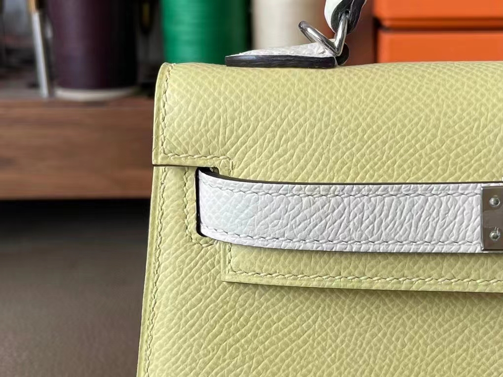 Hermès（爱马仕）minikelly 迷你凯莉 小鸡黄 拼 奶昔白 Epsom掌纹皮 银扣 19cm 二代