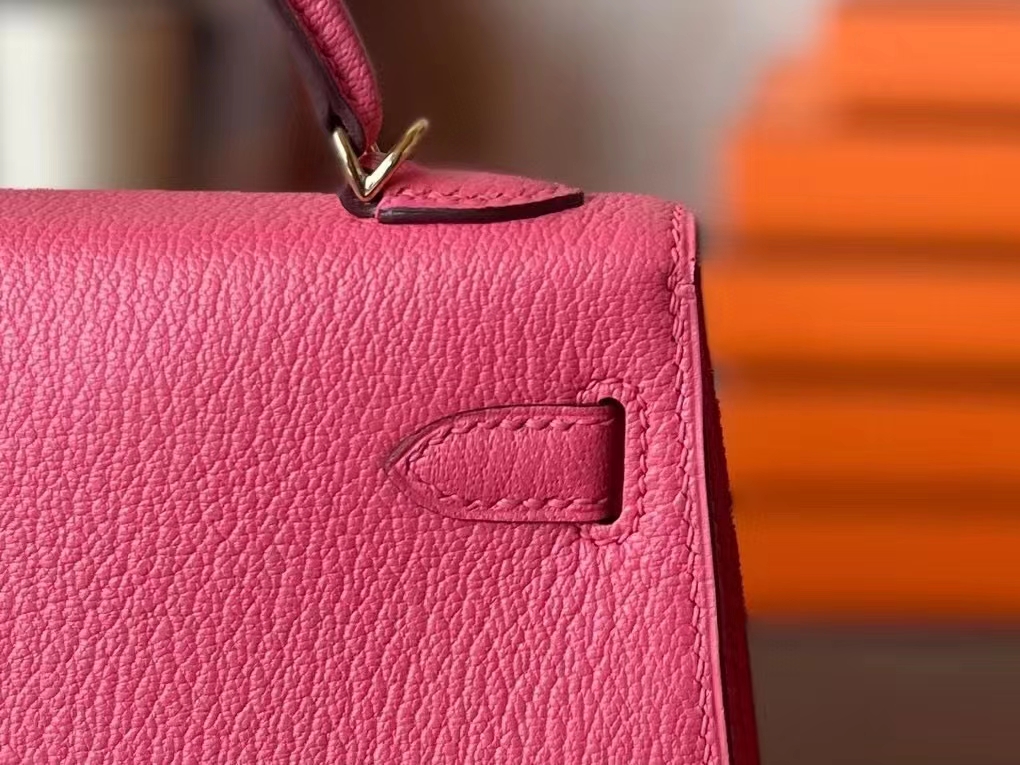 Hermès（爱马仕）mini kelly 迷你凯莉 Chevre 山羊皮 唇膏粉 金扣 19cm 二代