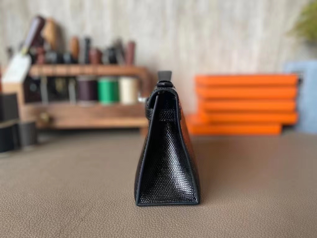 Hermès（爱马仕）mini kelly 迷你凯莉 黑色 顶级蜥蜴皮 银扣 22cm 一代