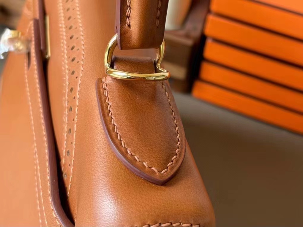 Hermès（爱马仕）Kelly 凯莉包 蕾丝 金棕色 平纹马鞍皮 金扣 28cm