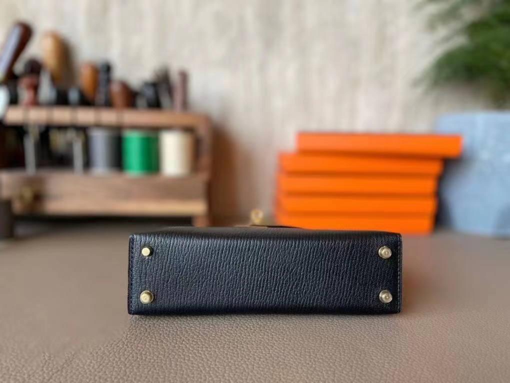 Hermès（爱马仕）mini kelly 迷你凯莉 黑色 Chevre 山羊皮 金扣 19cm 二代