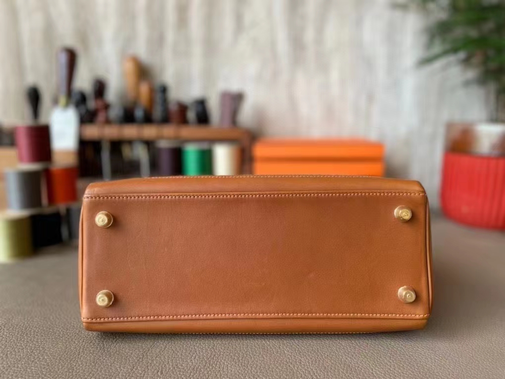 Hermès（爱马仕）Kelly 凯莉包 蕾丝 金棕色 平纹马鞍皮 金扣 28cm