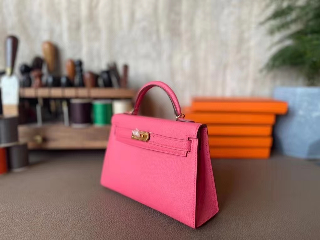 Hermès（爱马仕）mini kelly 迷你凯莉 Chevre 山羊皮 唇膏粉 金扣 19cm 二代