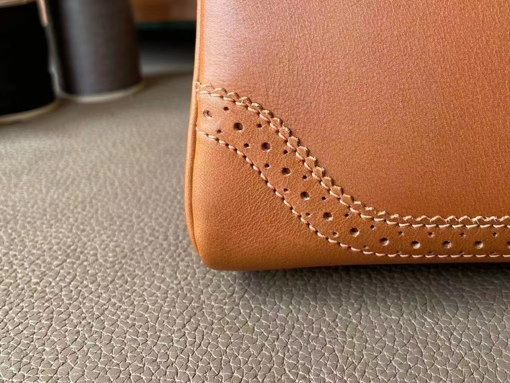 Hermès（爱马仕）Kelly 凯莉包 蕾丝 金棕色 平纹马鞍皮 金扣 28cm