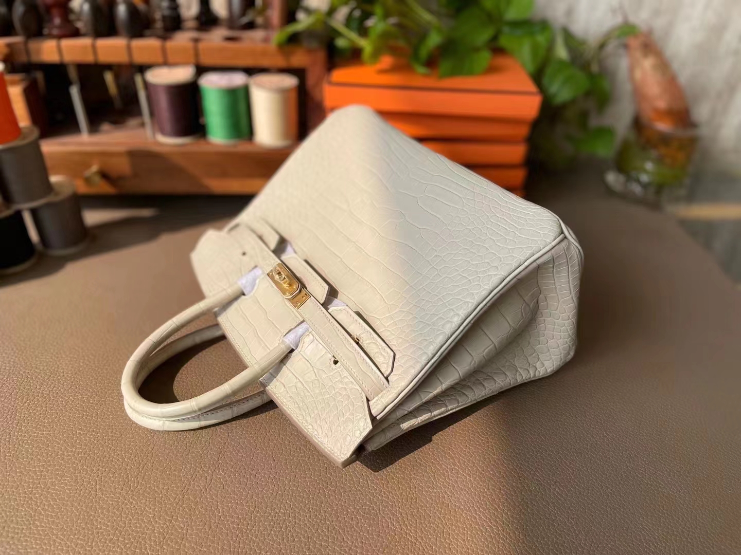Hermès（爱马仕）Birkin 铂金包 冰川白 雾面美洲鳄 金扣 25cm