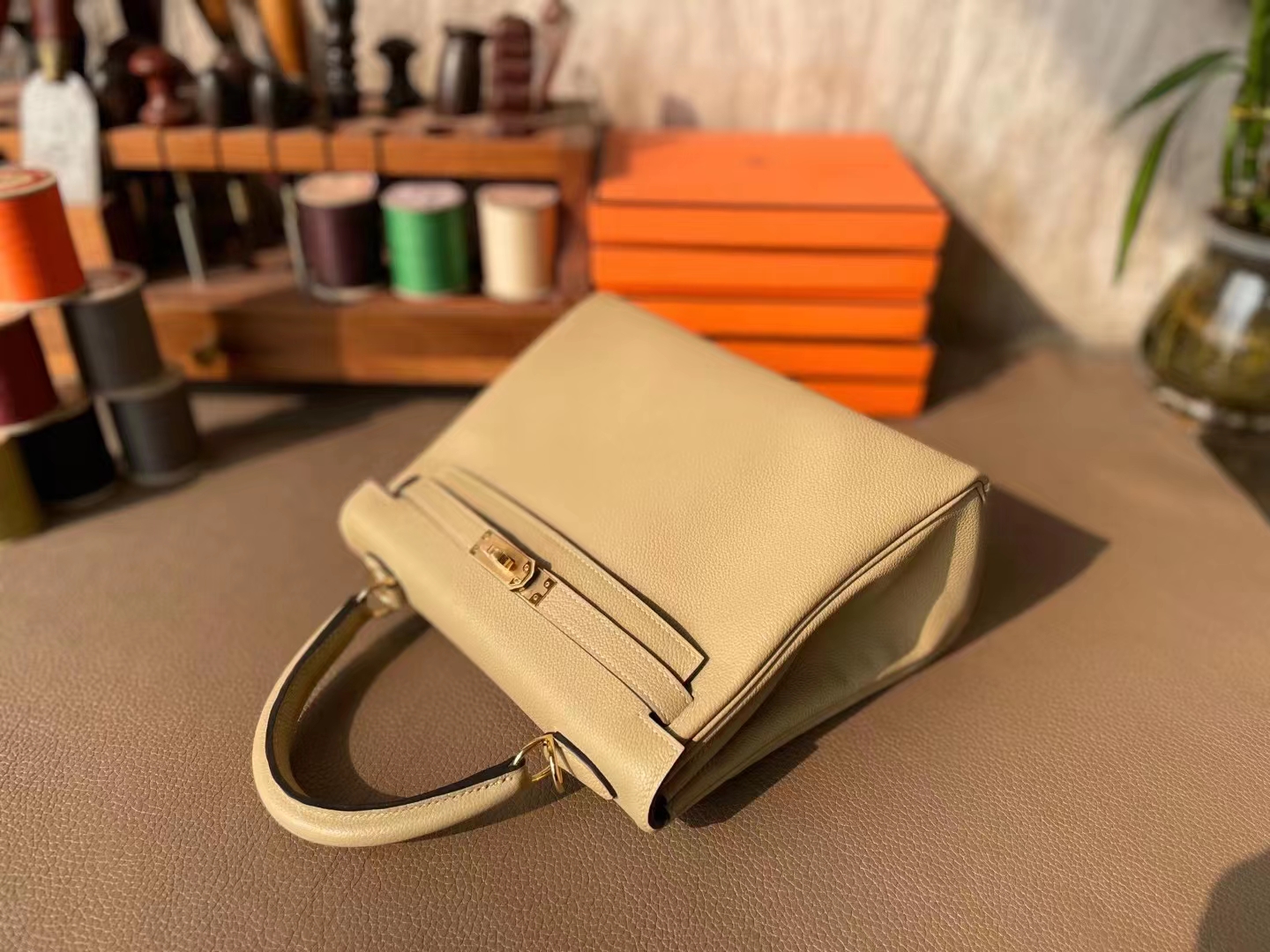 Hermès（爱马仕）kelly 凯莉包 风衣灰 evercolor皮 金扣 25cm