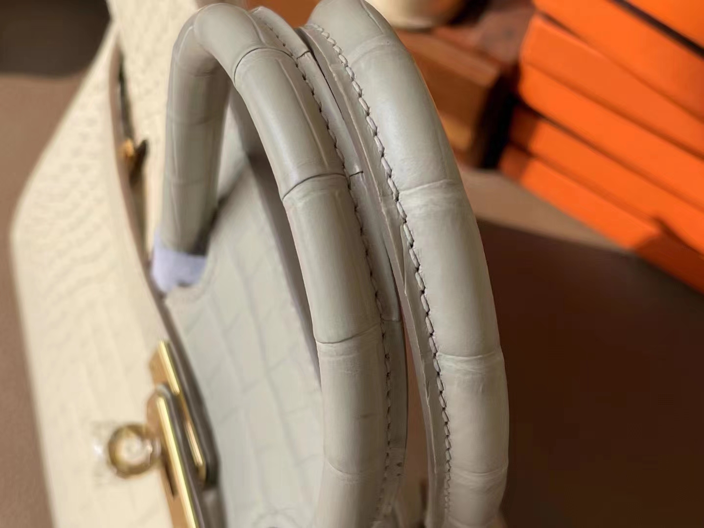 Hermès（爱马仕）Birkin 铂金包 冰川白 雾面美洲鳄 金扣 25cm