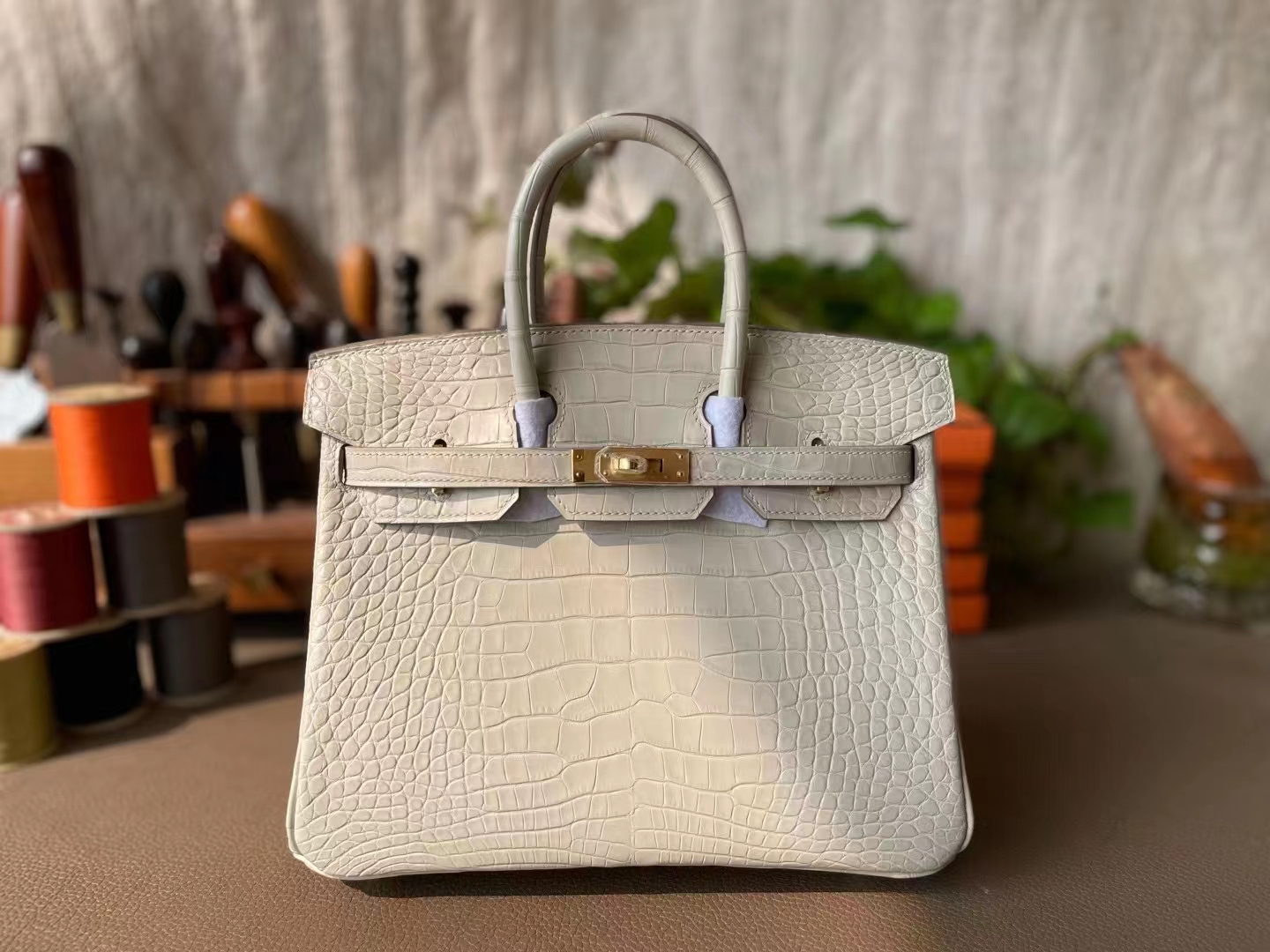 Hermès（爱马仕）Birkin 铂金包 冰川白 雾面美洲鳄 金扣 25cm