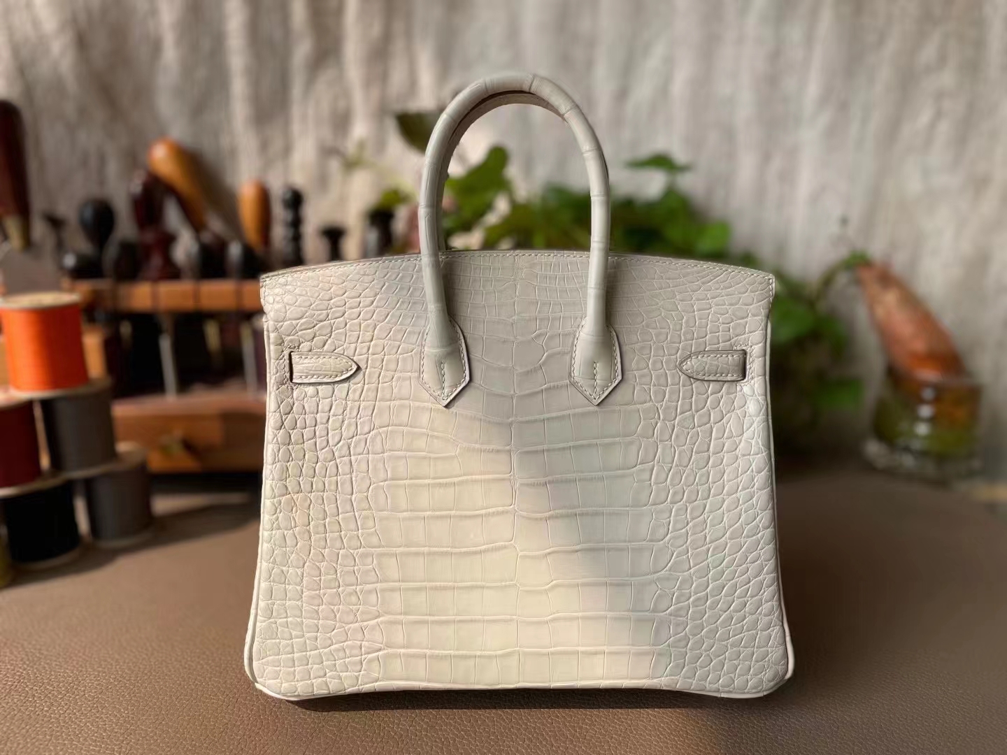 Hermès（爱马仕）Birkin 铂金包 冰川白 雾面美洲鳄 金扣 25cm