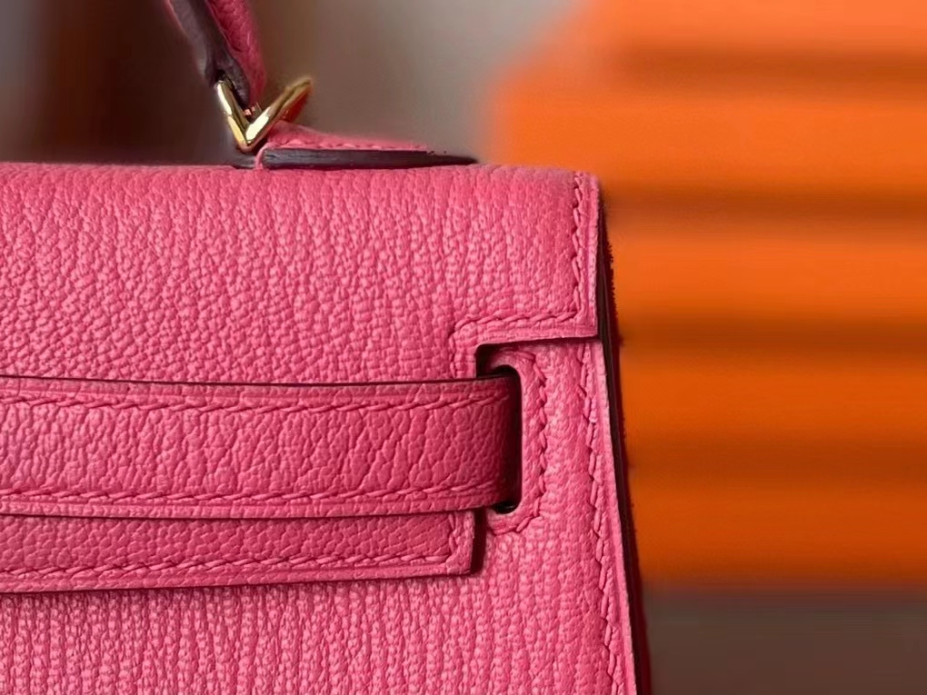 Hermès（爱马仕）mini kelly 迷你凯莉 Chevre 山羊皮 唇膏粉 金扣 19cm 二代
