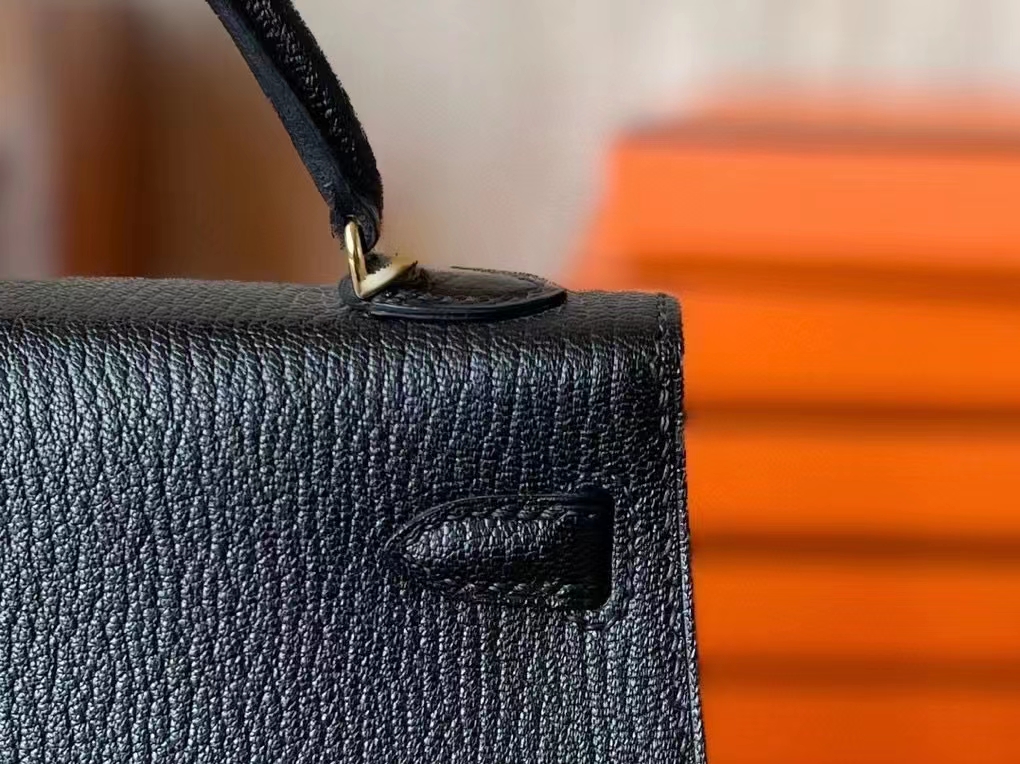 Hermès（爱马仕）mini kelly 迷你凯莉 Chevre 山羊皮 唇膏粉 金扣 19cm 二代